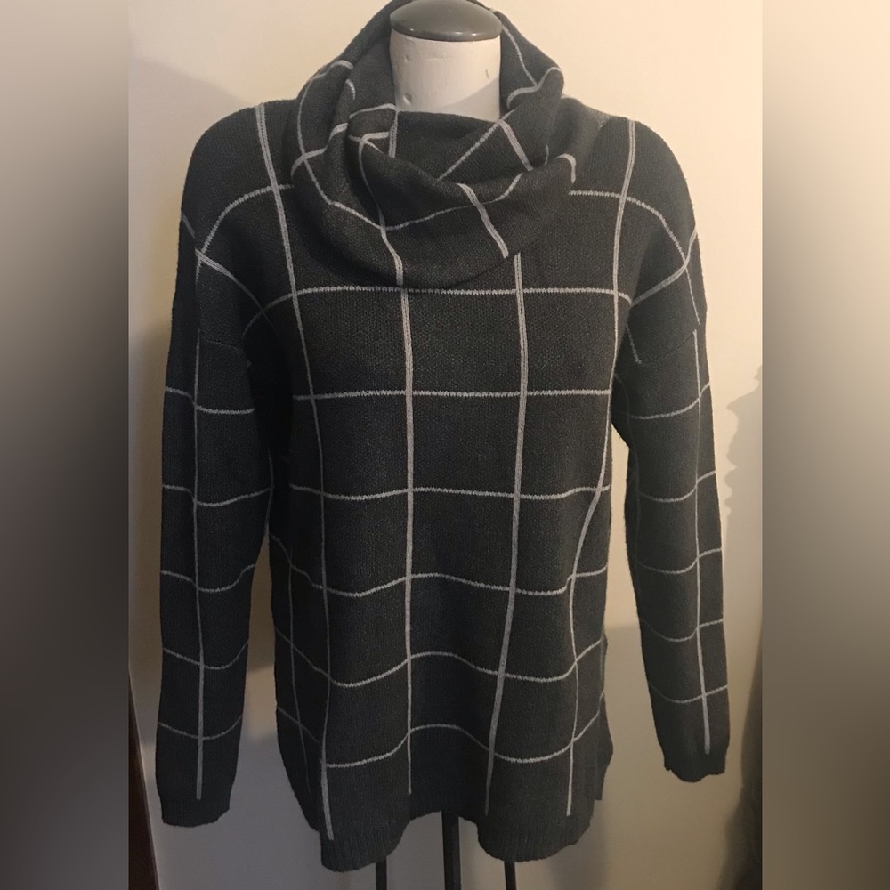 Aoisagula Grey and White Grid Pattern Cowl Neck Sweater - Size Medium